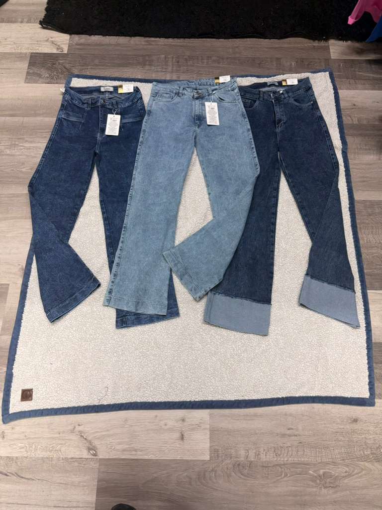 yeans de mujer en tres modelos